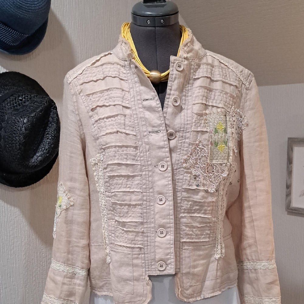 Lulumari Light Beige Embroidered Linen Jacket